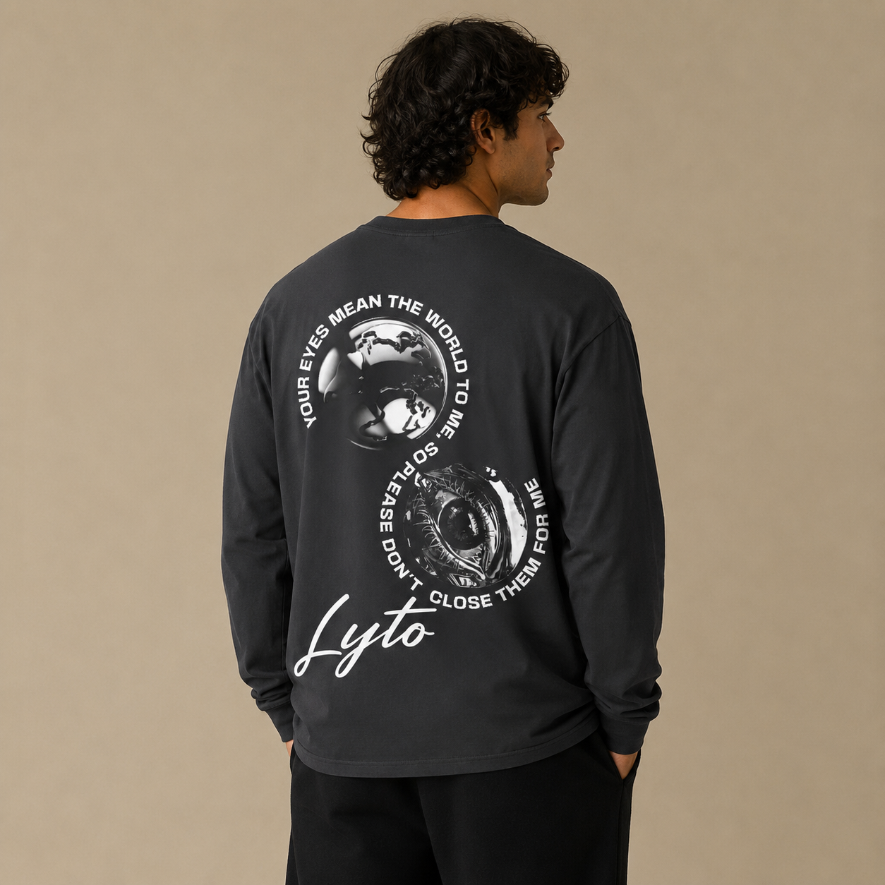 ADMIRING YOUR EYES LONG SLEEVE TEE